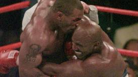 ¿Qué pasó con el pedazo de oreja que Mike Tyson le arrancó a Evander Holyfield?