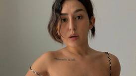 Romina Marcos posa desnuda para revelar que se quitó los implantes tras negligencia médica