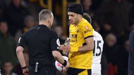 VIDEO | Raúl Jiménez fue expulsado y lesionó al portero del Leeds United