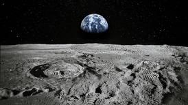 Científicos proponen crear banco de espermas y óvulos humanos en la Luna