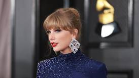 Bad Bunny pone a bailar a Taylor Swift con su canción ‘Después de la Playa’ en los Premios Grammy 2023
