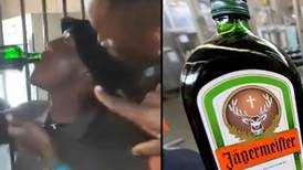 VIDEO | Hombre murió por tomar una botella de licor en menos de dos minutos