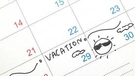 ¿Con cuánto tiempo de anticipación debo pedir mis vacaciones en el trabajo?