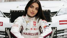 Conoce a Toni Breidinger, la piloto árabe que compite en Estados Unidos