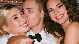 Kendall y Kylie Jenner encendieron con sus looks la fiesta de lanzamiento del álbum de Justin Bieber