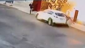 Video impactante: Mujer policía atropella a tres personas en Neza, una falleció