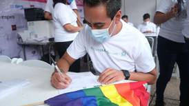 “Compermisa”: IMSS realizó pruebas gratis de VIH en la marcha del Orgullo LGBTTTIQ+