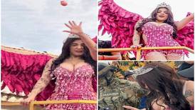 Karely Ruiz es recibida a “huevazos” en el carnaval de Guaymas
