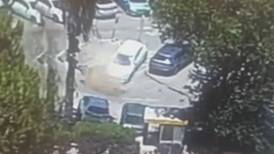 [VIDEO] Socavón en Israel se tragó a siete carros en segundos