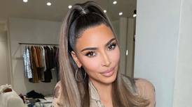 Kim Kardashian muestra figura en lencería para su línea de belleza