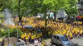 VIDEO | Quieren el título después de 11 años: hinchas del Borussia Dortmund llegaron en masa al Signal Iduna Park
