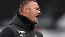 Wayne Rooney lesionó a la figura de su equipo