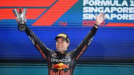 Checo Pérez conquistó el Gran Premio de Singapur y Bicampeón de Fórmula 1 se rinde a sus pies