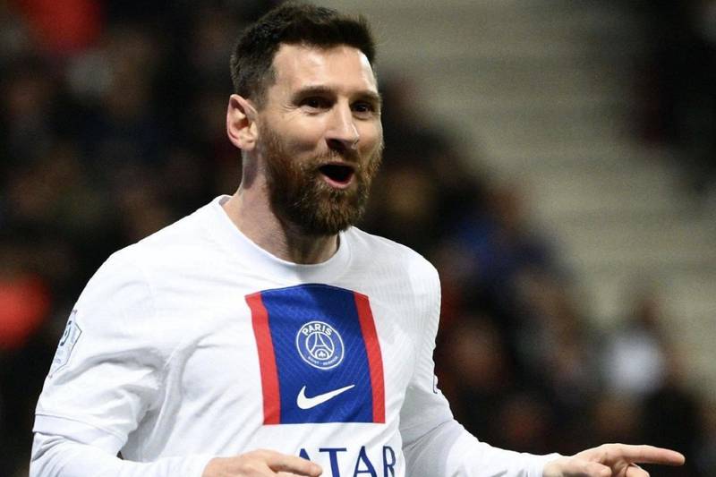 Lionel Messi festeja en primer plano un gol con la camiseta de PSG.