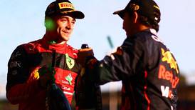 "Checo" Pérez y Charles Leclerc fuera de zona puntos en parrilla del Sprint de GP de Brasil 2022