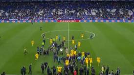 VIDEO | Ultras del Espanyol invaden la cancha para que el Barcelona no festeje el título de La Liga