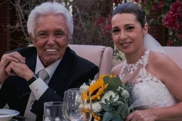 Alberto Vázquez presume su felicidad y comparte imágenes de su boda religiosa, a poco más de un año del enlace