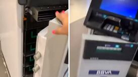 VIDEO| TikToker encuentra cajero automático abierto y se vuelve viral