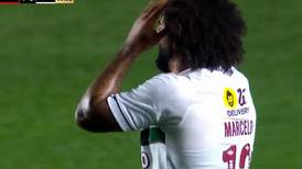 VIDEO | Escalofriante: Marcelo expulsado entre lágrimas tras lesionar de gravedad a jugador de Argentinos Juniors