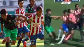 Árbitro sufre agresión en el encuentro entre Chivas y Santos en la Sub-20