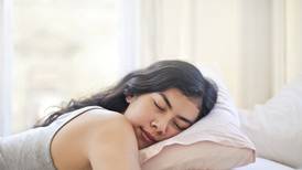 Logra dormirte en menos de un minuto con esta técnica de respiración