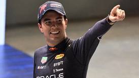 Narradores oficiales de F1 criticaron el Himno Mexicano tras victoria de Checo Pérez