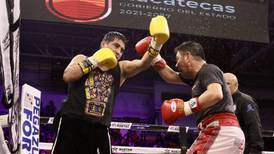 VIDEO |  'Terrible' Morales y 'Travieso' Arce se dieron un buen agarrón en pelea de exhibición