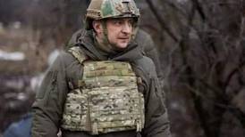 ¿Presidente de Ucrania en combate? Estas imágenes del conflicto Rusia-Ucrania son falsas