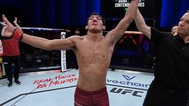 Mexicano Raúl Rosas hizo historia al convertirse en peleador más joven de UFC