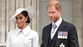 Príncipe Harry y Meghan Markle son excluidos de la boda del padrino de su hijo Archie