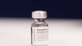 Mezcla de dosis de Sonivac y Pfizer aumenta “salvajemente” la inmunidad contra Covid-19