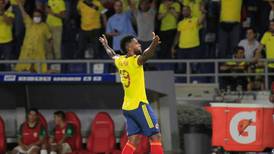Colombia golea 3-0 a Bolivia y se aferra al repechaje rumbo a Qatar 2022