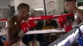 Muere Simiso Buthelezi, boxeador que se hizo viral por tirar golpes al aire