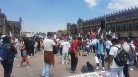 VIDEO | Encapuchados  intentan atacar Palacio Nacional