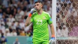 Bayern Munich niega llegada de ‘Dibu’ Martínez y otros dos nombres salen a la luz