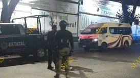 Combi baleada en Villahermosa, Tabasco, deja 7 heridos, entre ellos un posible muerto