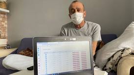 Muzaffer, el hombre turco que lleva 14 meses aislado tras dar 78 veces positivo a covid-19