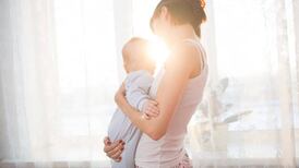Maternidad: ¿Los bebés deben tomar baños de sol?