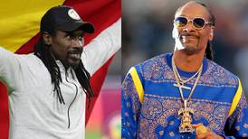 Director técnico de Senegal se vuelve viral por su parecido con Snoop Dogg