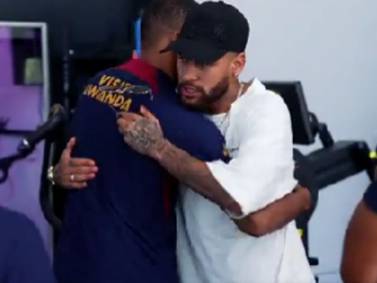 VIDEO | La despedida de Neymar con el PSG y su abrazo con Kylian Mbappé