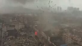VIDEOS | Impactantes imágenes del tornado que azotó Foshan, China
