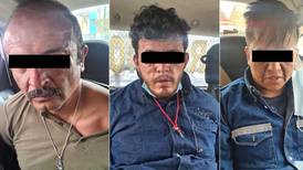[VIDEO] Hombres disfrazados de trabajadores de Izzi secuestran a familia en Edomex; la policía los rescató