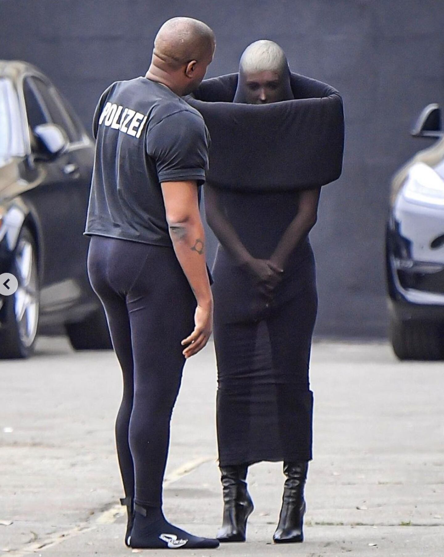 Kanye West y Bianca Censori criticados por sus looks para ir a la iglesia
