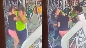 VIDEO | ¡Se armaron los golpes! Dos mujeres fueron captadas peleando en un gimnasio
