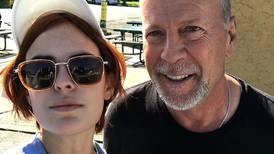 Hija de Bruce Willis revela nuevos detalles desgarradores sobre la amarga lucha de su padre contra la afasia