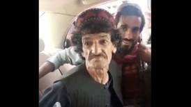 Imágenes sensibles: Talibanes cortan el cuello de un comediante por hacer chistes sobre ellos