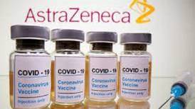 Agencia europea confirma que los coágulos son un raro "efecto secundario" de la vacuna de AstraZeneca