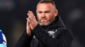 Wayne Rooney impuso nueva moda de los implantes de barba y cabello en Inglaterra