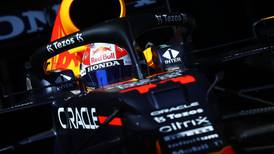 Max Verstappen ganó el Gran Premio de Hungría en un final feliz para Red Bull, Checo Pérez en quinto