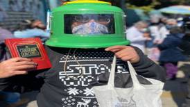 Mexicano crea "casco anticovid" para evitar contagios de ómicron